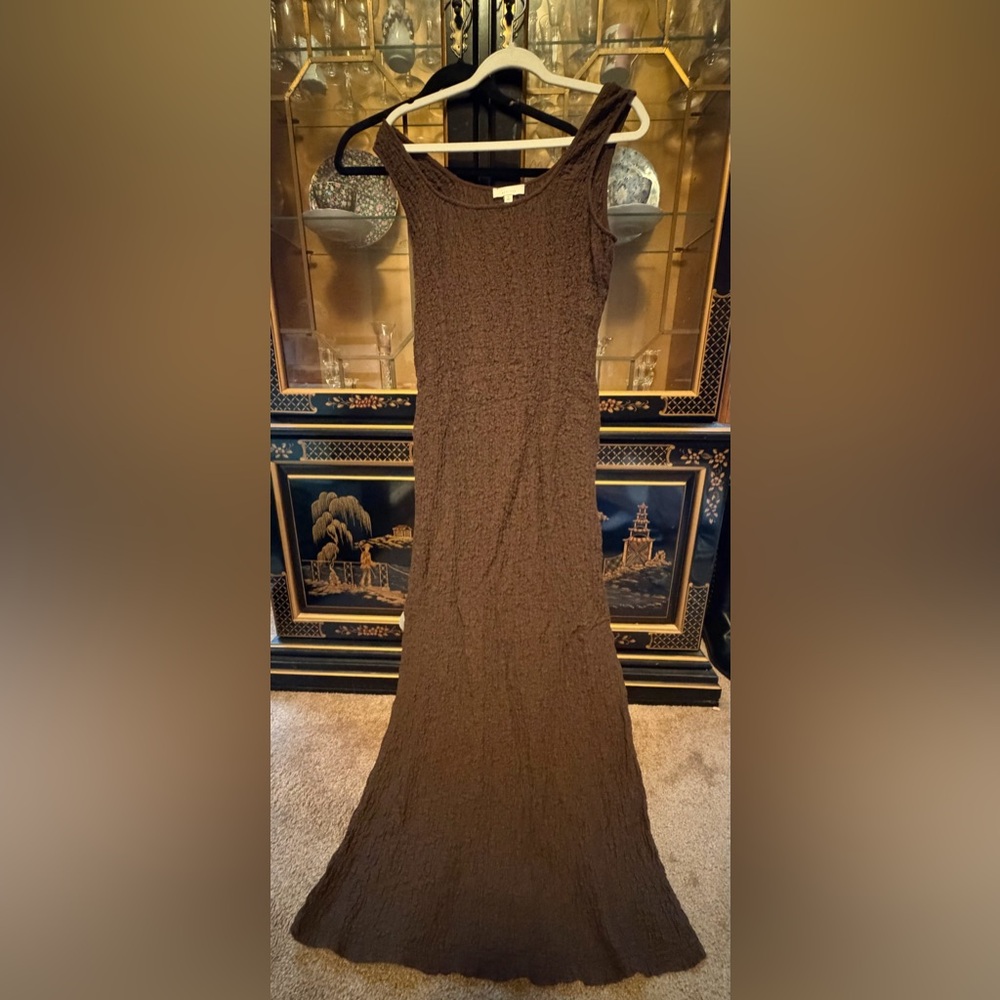 Sleeveless Brown Maxi Dress with Scoop Neck